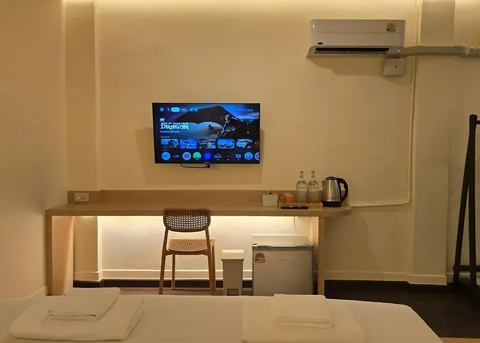 Norns Silom Cafe & 3*